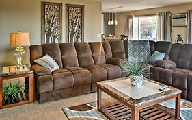East Tawas Apartment Near Lake Huron And Downtown!