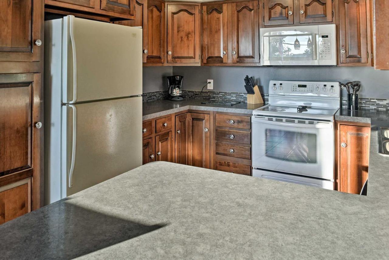 East Tawas Apartment Near Lake Huron And Downtown! Exterior photo